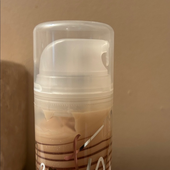 2 Rare Victoria's Secret Beauty Rush Swirl Glimmer Cream in Coconut Craze - Picture 2 of 3